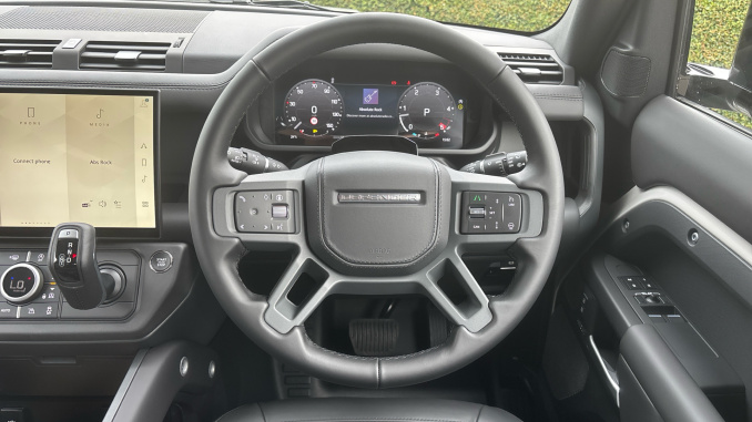 Land Rover Defender 3.0 D350 X-Dynamic HSE 90 3dr Auto Diesel Estate - Image 15